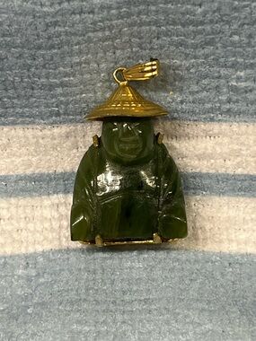 VINTAGE! Jadeite Buddha Pendant Wearing Gold-Tone Hat & Symbols of Good Fortune